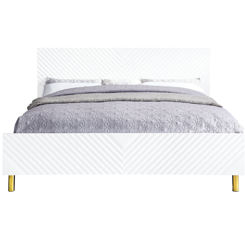 Très grand lit à pieds en métal à finition ondulée ultrabrillante, 26 lattes incluses, 2 pieds de support, aucun sommier nécessaire, structure entièrement équipée, capacité de charge de 660 lb, couleur blanche et bois synthétique, 65 po