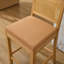 Tabourets de bar Havenwood en bois massif avec dossier en rotin et coussin en lin-135493420