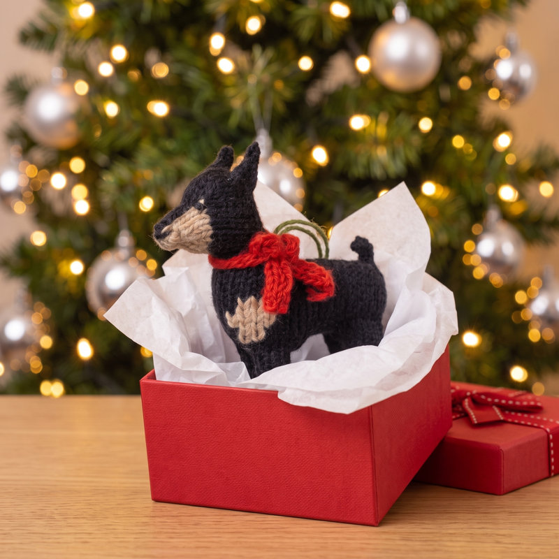 Ornement de Noël tricoté à la main Doberman Pinscher Dog