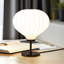 Lampe de table moderne à DEL 9 po avec abat-jour en résine Nimbus