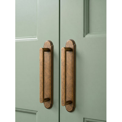 Poignées d'armoire robustes avec contre-plaque décorative pour la cuisine et le meuble-lavabo