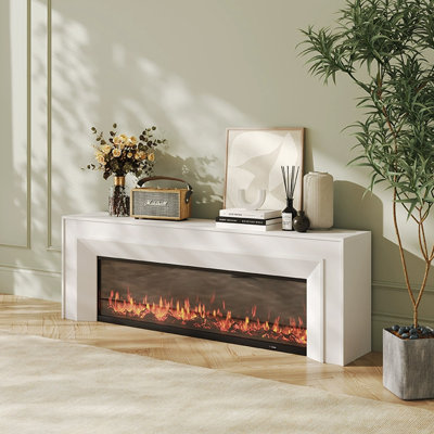 Foyer blanc en bois massif avec meuble télé