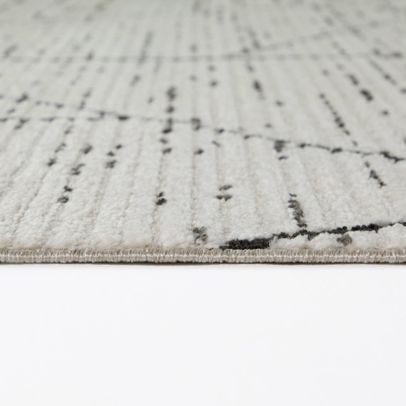 Berlinde Cream/Black Textured Geometric Area Rug, 5'3" x 7'