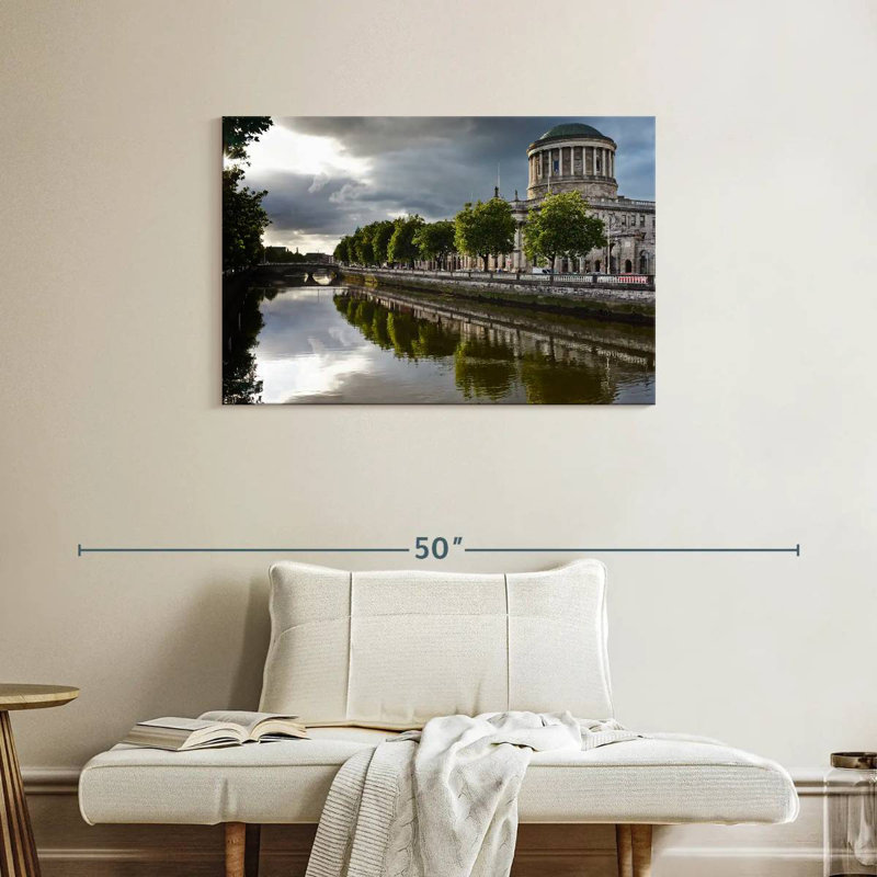 Lilie Ireland's Four Courts, H 24 po x l 36 po