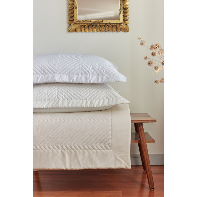 Eloise_Quilted Coverlet, White, Queen Quilt