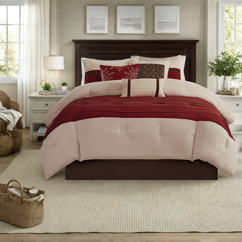 Comfortable 7 Piece Bedding Sets, Faux Suede Polyester, Classic Red Design For Home