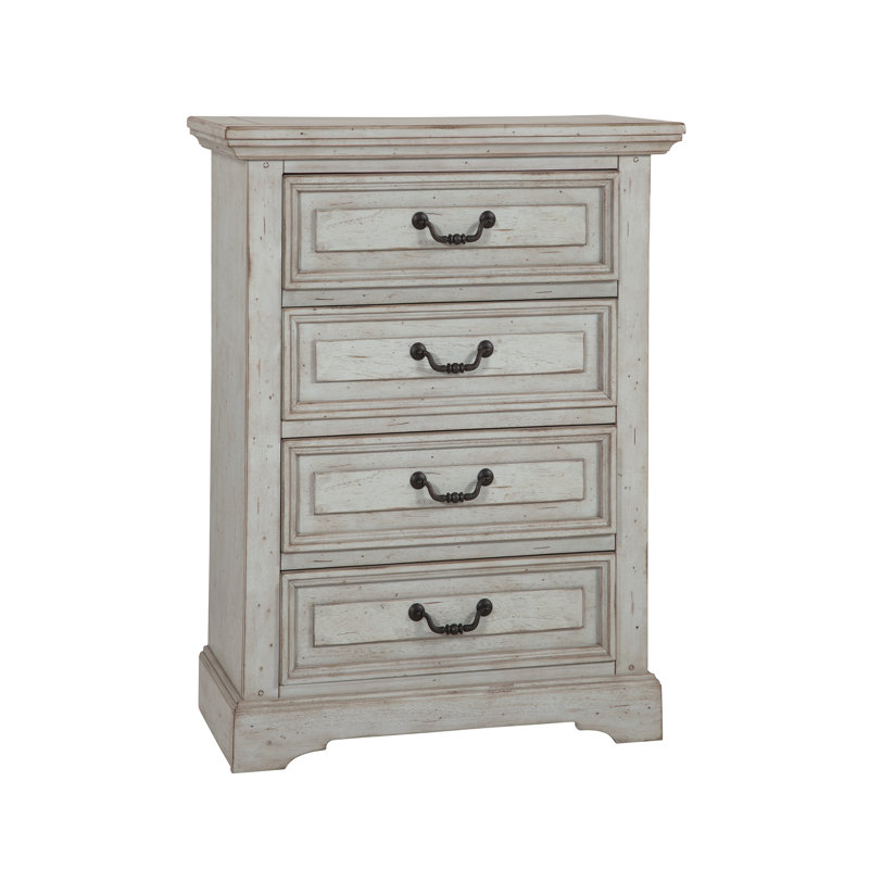 Selleck 37'' W 4 - Drawer Dresser