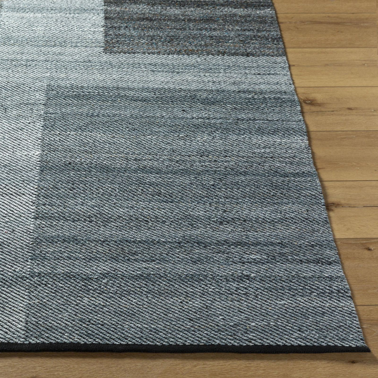 Campbelle Rustic Hand Woven Indoor/Outdoor Area Rug, Rectangle 5' x 7'6"
