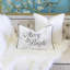 Coussin Merry & Bright Christmas - coussin lombaire en velours brodé blanc et argent 14 po x 20 po