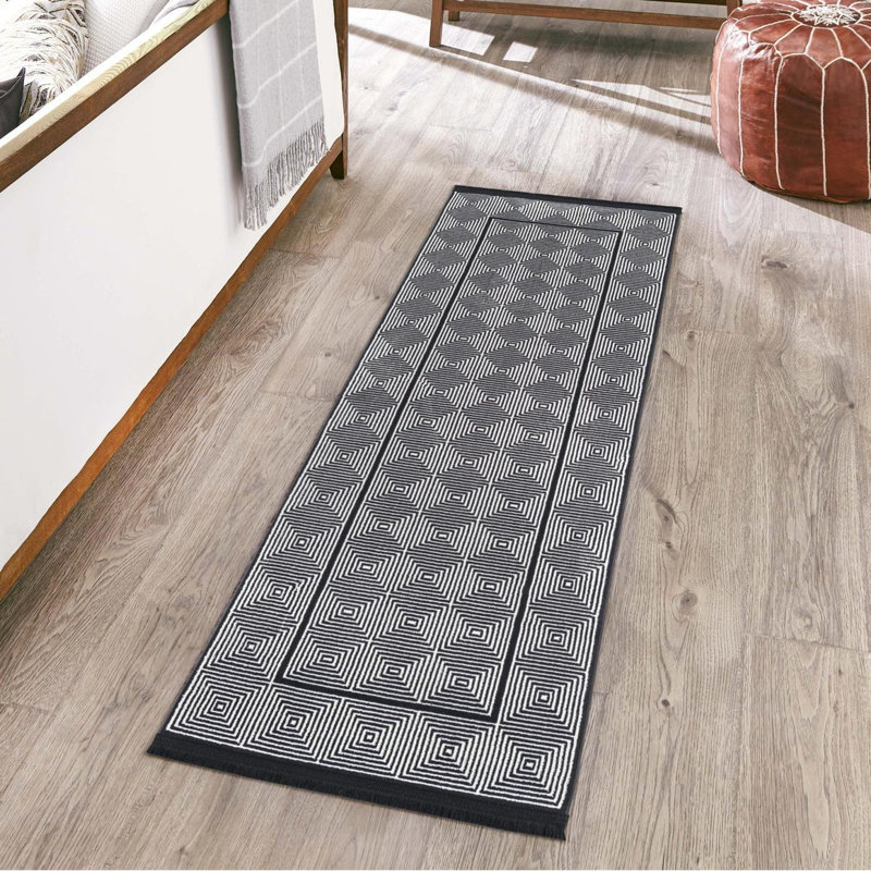 Lucerito Geometric Indoor Rug, Runner 2' x 6'1"