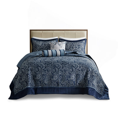 5 Piece Jacquard Bedspread Set With Throw Pillows