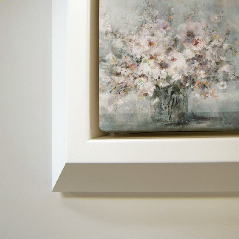 «Lovely Bouquet» par Carol Robinson - Impression sur toile, H 34 po x l 34 po, Blanc