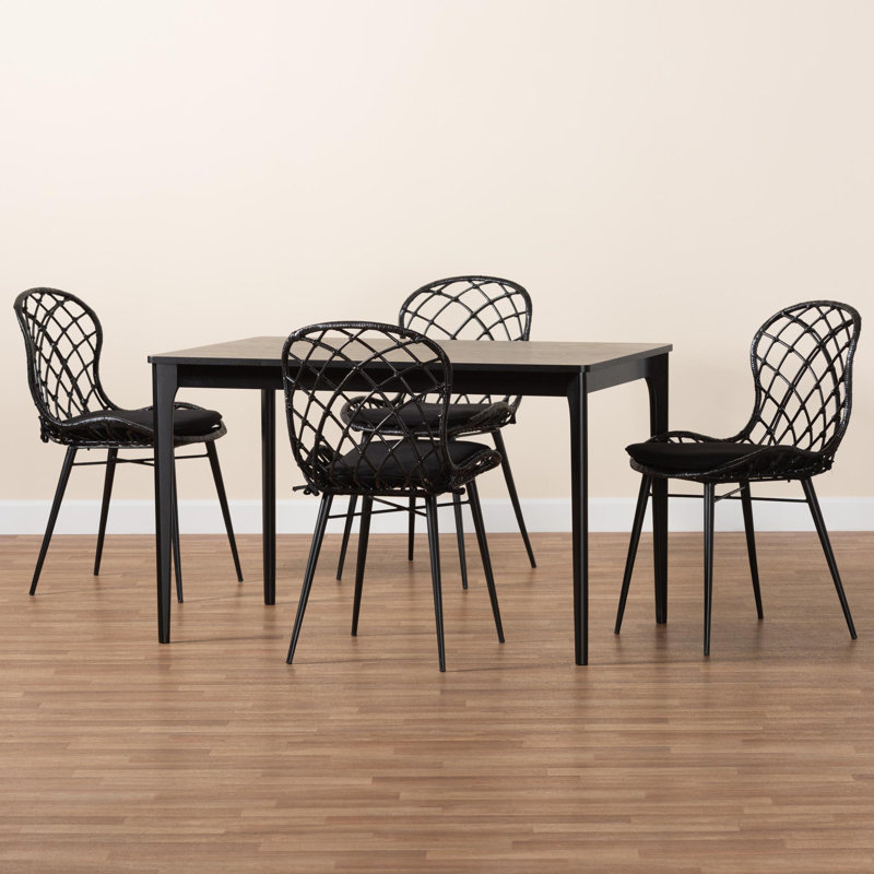 Ensemble repas en rotin pour 4 personnes Kinnard