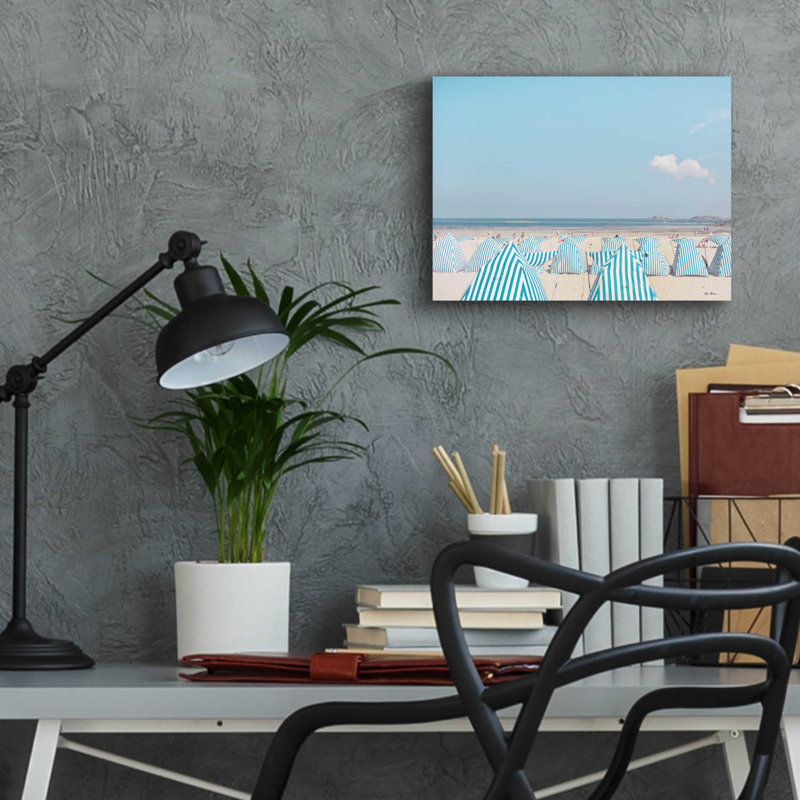 «French Holidays» par Keri Bevan, H 12 po x l 16 po x P 0,13 po