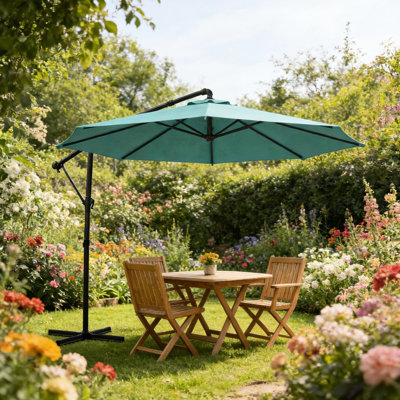 Grand parasol extérieur en porte-à-faux avec auvent rotatif 360 ° et inclinable 090, auvent 200 g / m² pour la protection, nervures antirouille, poignée à manivelle, housse de protection à base croisée ventilée pour patio à 6 positions