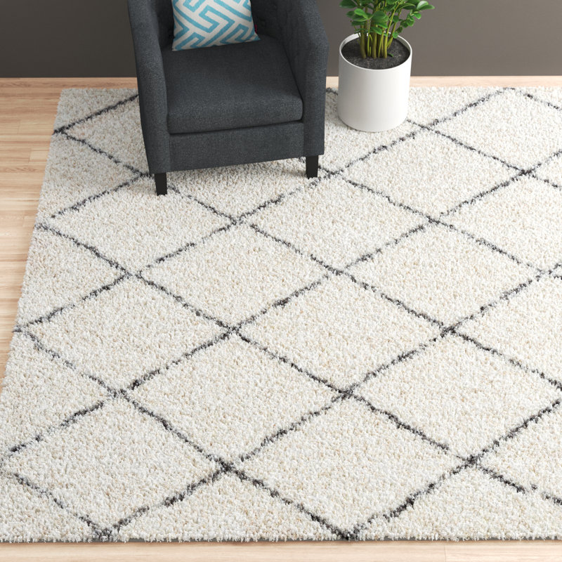Tapis blanc à motif géométrique Asine, Rectangle 5 pi 3 po x 7 pi 3 po