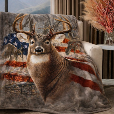 Ultra-Soft Fleece Queen Blanket, Beautiful Deer, Warm Hunting Throw
