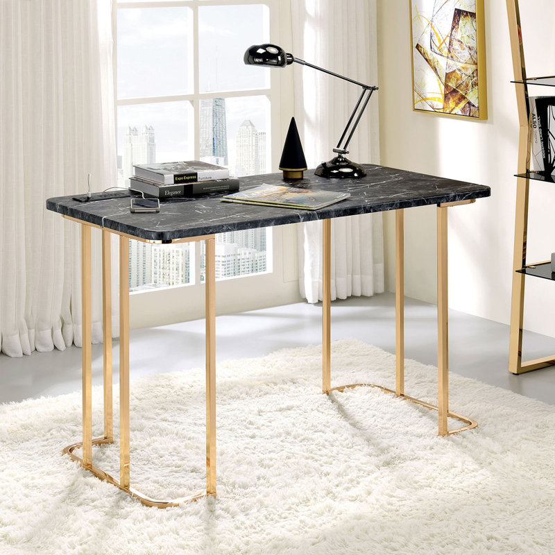 Bureau contemporain avec faux USB en marbre et prise de courant