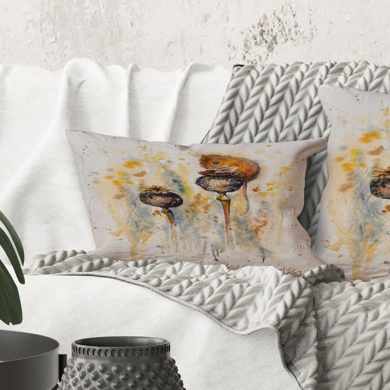 Rectangle, souris assise sur un coquelicot - coussin décoratif traditionnel