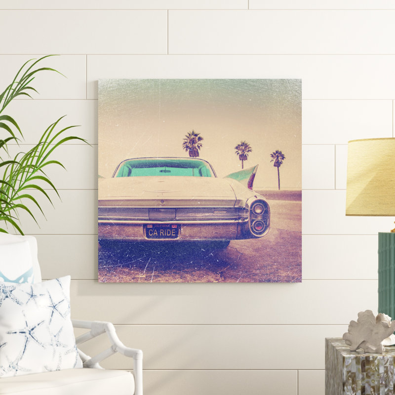 «Vintage Ride I» par Thomas Brown - photographie sur toile tendue, H 36 po x l 36 po