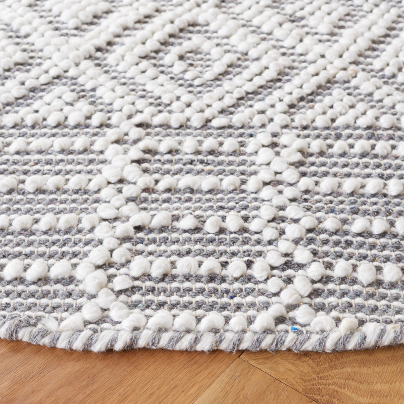 Stroudsburg Hand Woven Pet Yarn/Cotton Southwestern Rug in Gray/Ivory, Round 6'