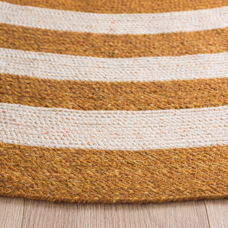 Braided Hand Woven No Pattern Indoor Rug, 4'-0" x 4'-0" Round