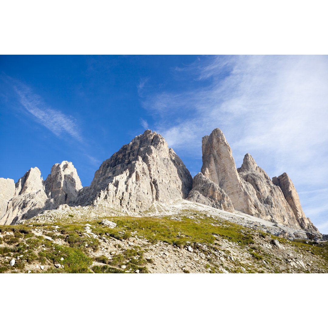 Three Wash Tops von AngiePhotos - Kunstdrucke auf Leinwand ohne Rahmen