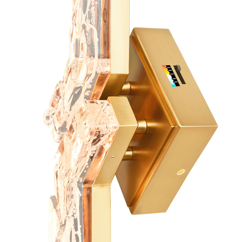 Éclairage pour meuble-lavabo à DEL intégré en laiton 33 po Contour, Laiton