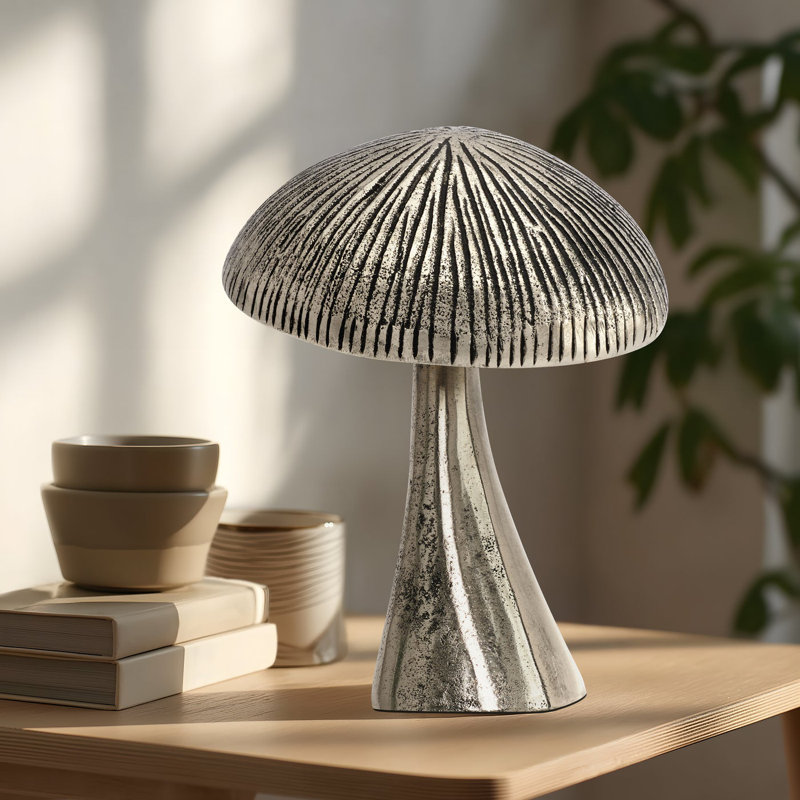 Sculpture de champignon en métal 7 po, H 7 po x l 5,5 po x P 5,5 po