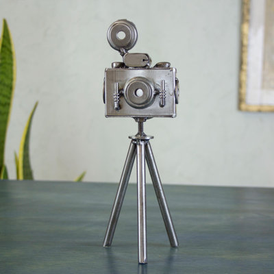 Taybah Entertainment Figurines & Sculptures