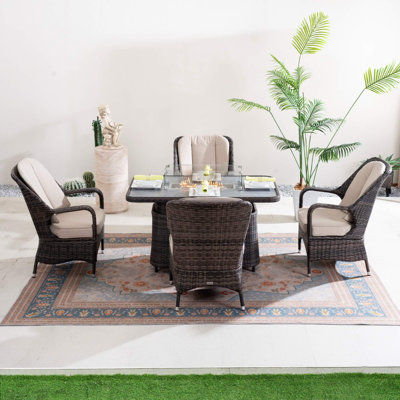 Ensemble de foyer d'extérieur en osier 5 pièces Parma avec table et coussins Parma