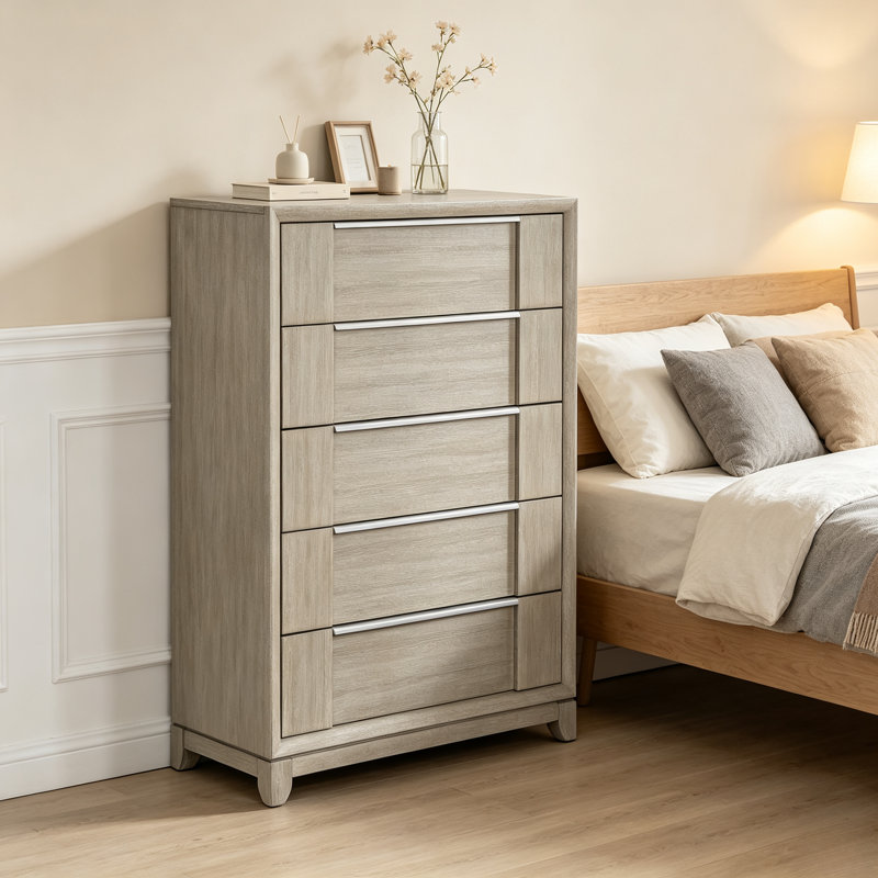 Commode haute 5 tiroirs gris clair avec commode de rangement moderne en placage de frêne avec poignées en métal étain