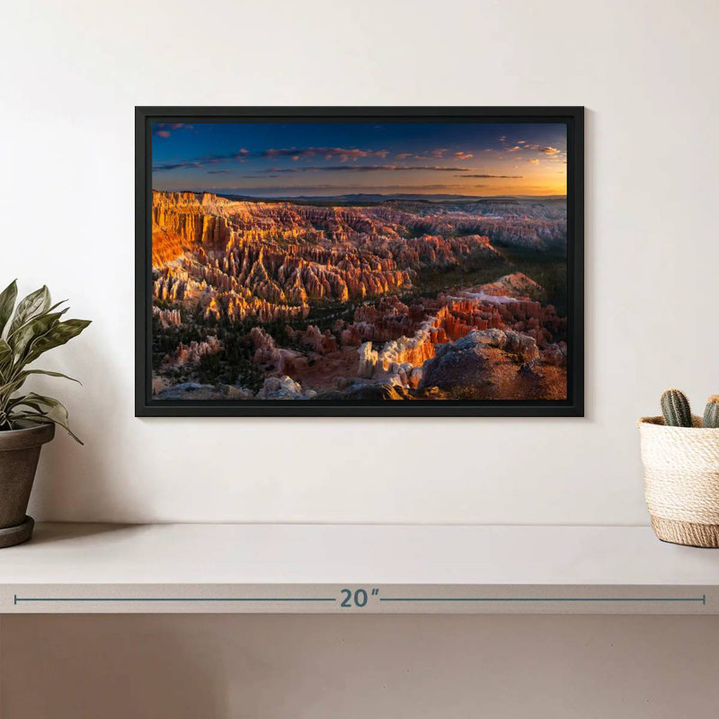 Bryce Canyon At Dawn, Cadre flottant noir, 13 po x 9 po