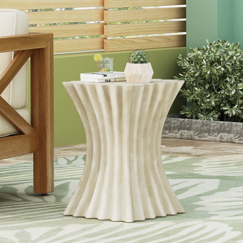 Table d'appoint MGO Archaistic Wavy avec finition en grès antique, durable et polyvalente pour une utilisation intérieure et extérieure