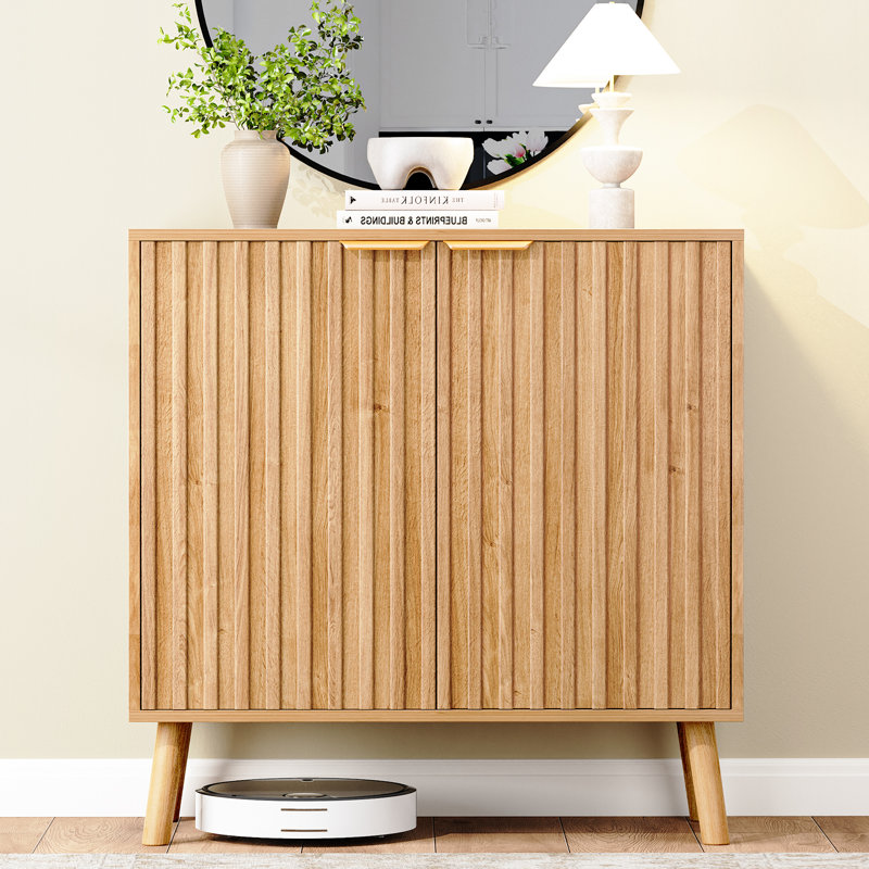 Buffet 31,1 "avec pieds en bois massif et porte cannelée double incurvée, Natural