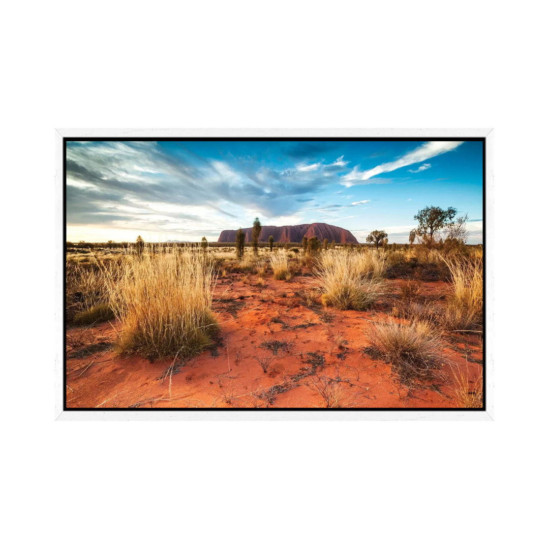 Uluru bei Sonnenuntergang, Australien von Matteo Colombo - Galerie-umwickelte Leinwand Giclée auf Leinwand