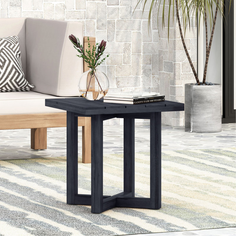 Élégante table d'appoint carrée avec construction durable et rangement spacieux, parfaite pour les salons et les chambres modernes.