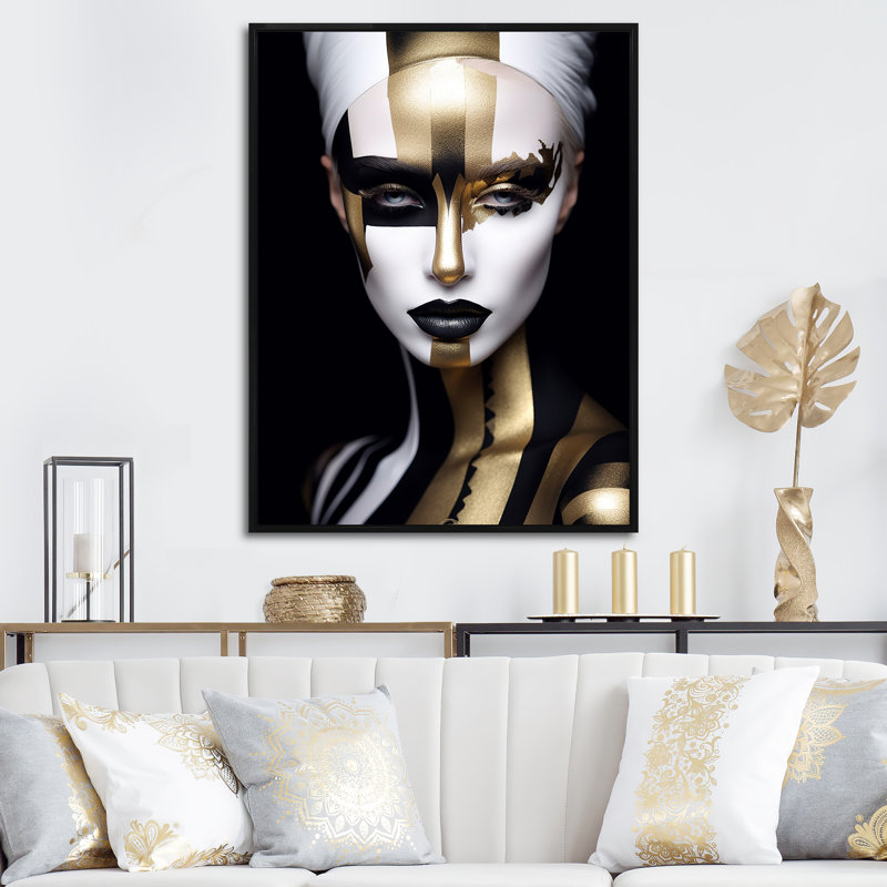 «Gold and Black Woman Glam Elegance III - Abstract Portraits», art mural, Cadre flottant noir, H 32 po x l 24 po