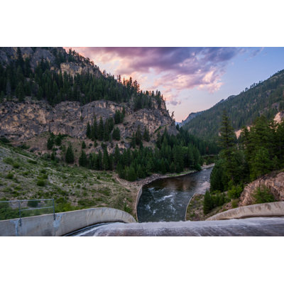 Barrage du déversoir au coucher du soleil par Rhyman007