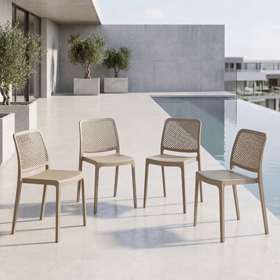 Ensemble de 4 chaises modernes en polypropylène de conception ergonomique Fulton