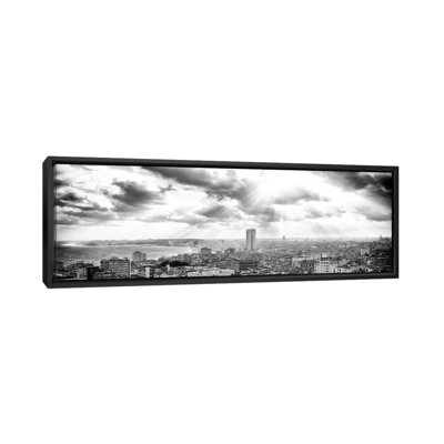 " Rays Of Light On Havana In B&W " by Philippe Hugonnard