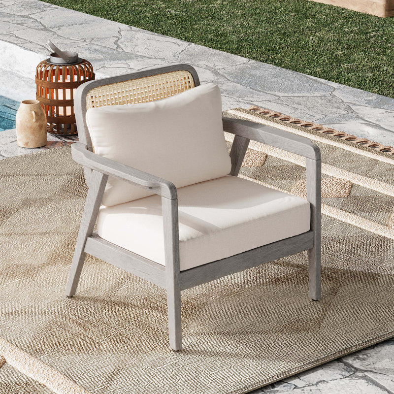 Fauteuil club d'extérieur en acacia avec coussins Deeko, Gris clair