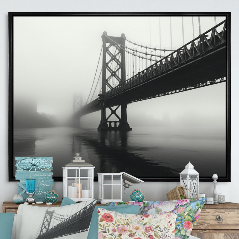 Gray Bridge Urban Suspension II, reproduction d'art sur toile, H 34 po x l 44 po x P 1,5 po, Cadre flottant noir