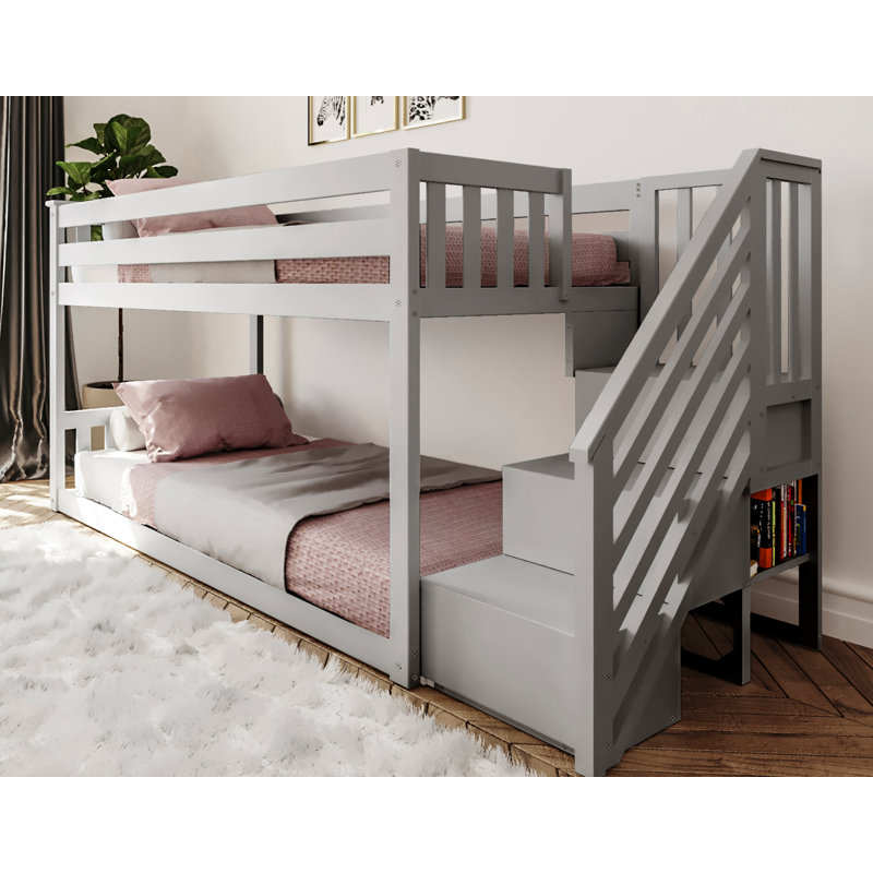Lit superposé bas simple en bois massif avec escalier Aileana, Gris