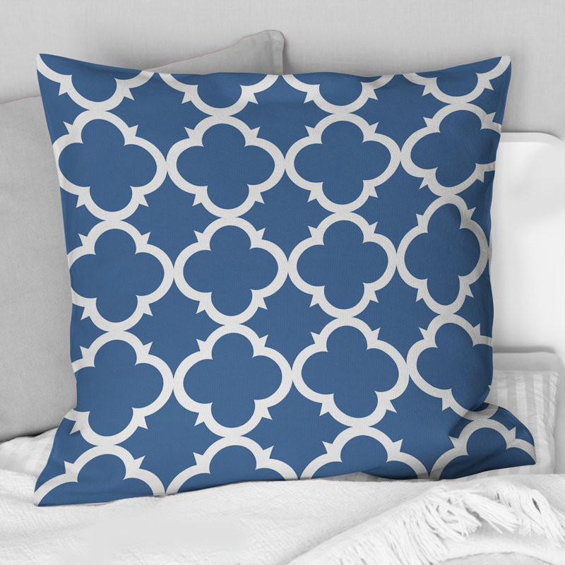 Coussin traditionnel bleu et blanc quadrilobe II traditionnel, H 18 po x l 18 po