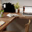 Bureau en bois massif brun en forme de L avec 3 tiroirs-108772263-108772261