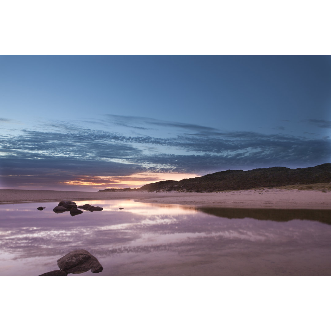 Margaret River bei Sonnenuntergang von LockieCurrie - Leinwandbild