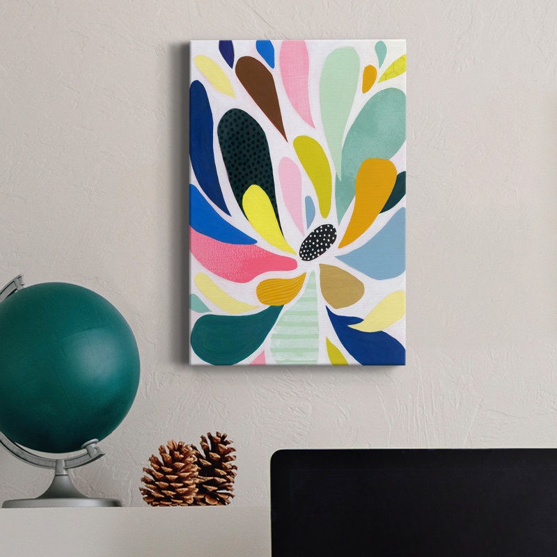 «Abstract Petals I», reproduction sur toile tendue, H 48 po x l 32 po x P 1 po