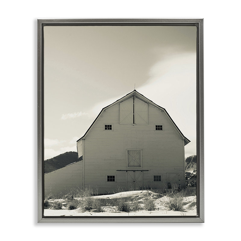 "Monochromatique Winter Barn" par Ashley Singleton, Cadre flottant gris lustré, H 21 po x l 17 po