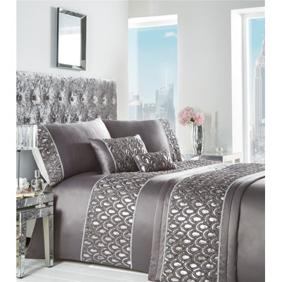 Electra No Pattern Duvet Cover Set with Pillowcases Included